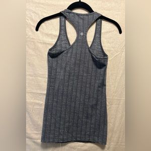 NWOT LULULEMON racer back yoga tank 🧘🏻‍♀️ size S